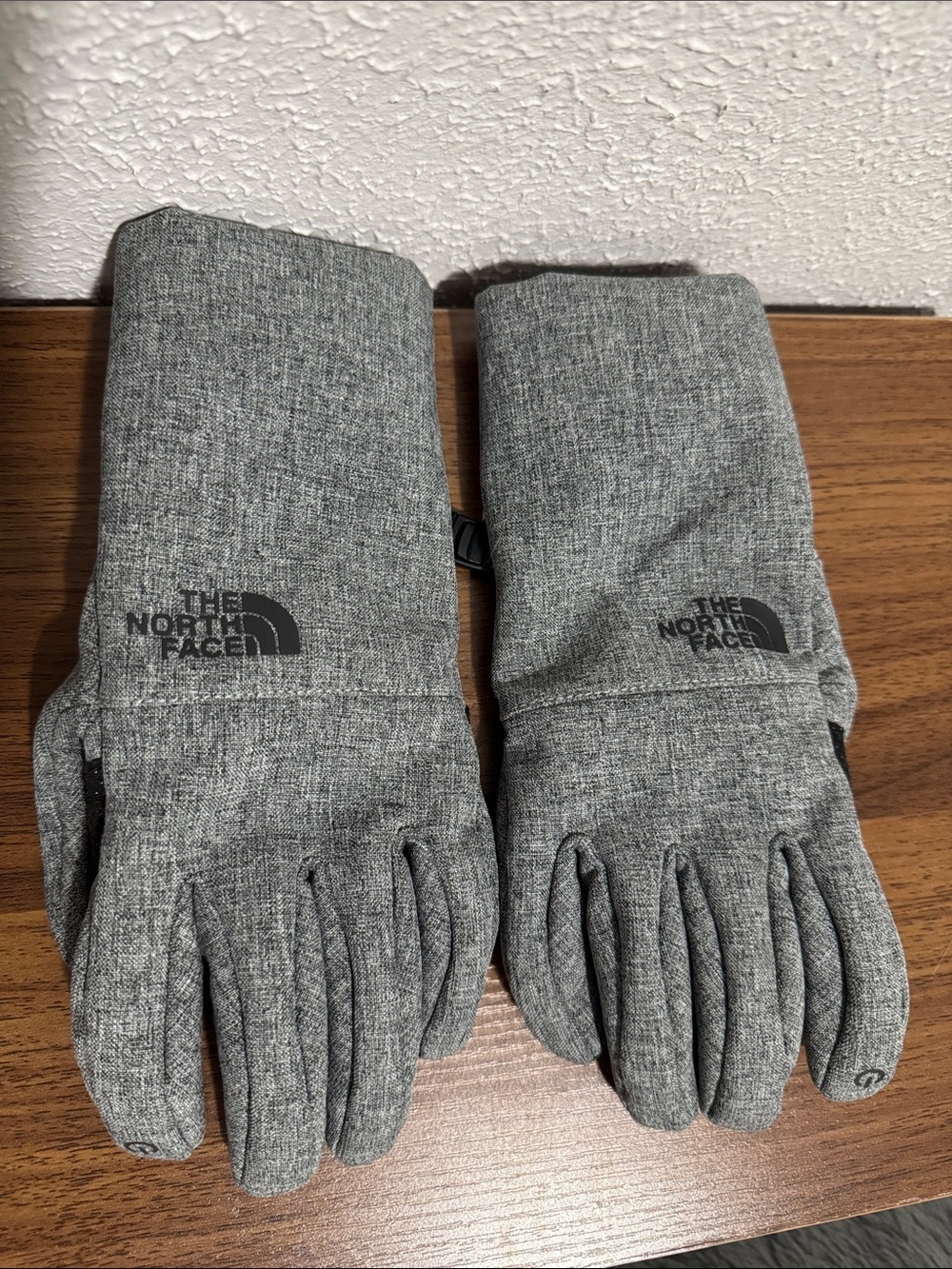 The North Face Touch Screen Black/Gray Women’s  Gloves